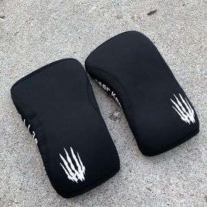 BEAR KOMPLEX KNEE SLEEVES SIZE M